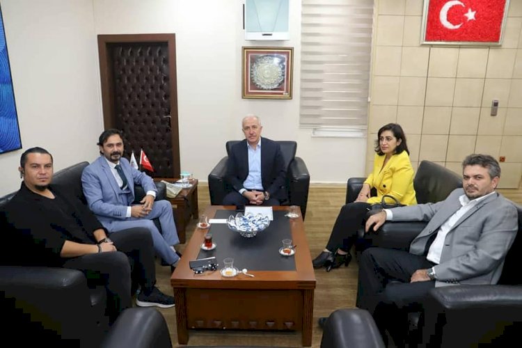 Mersader Dernek Yönetimi Akdeniz Belediye Başkanı Sayın Mustafa Gültak'a ziyarette bulundu.