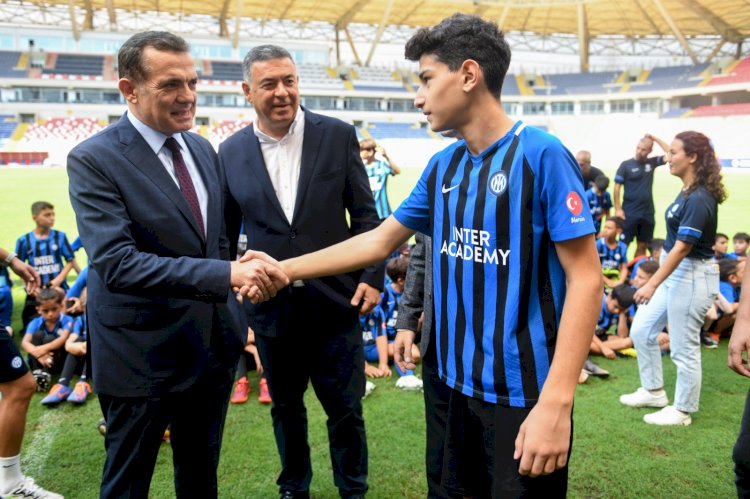 Yenişehir Belediyesi, Javier Zanetti’yi çocuklarla buluşturdu